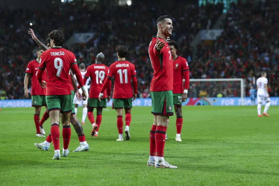 科维托娃在TES比赛中比赛局势复杂，出色发挥引发热议！引发球迷热议的简单介绍